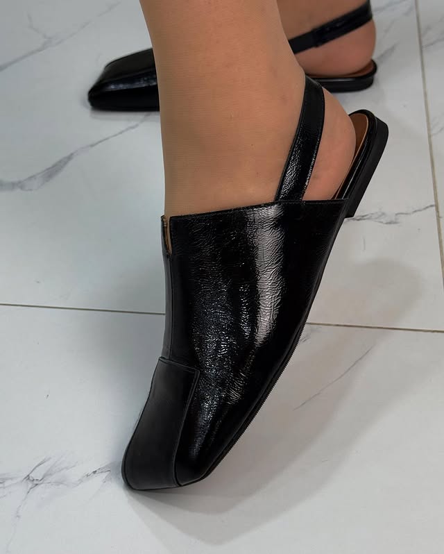 Stylish patent leather square toe back strap flat slippers
