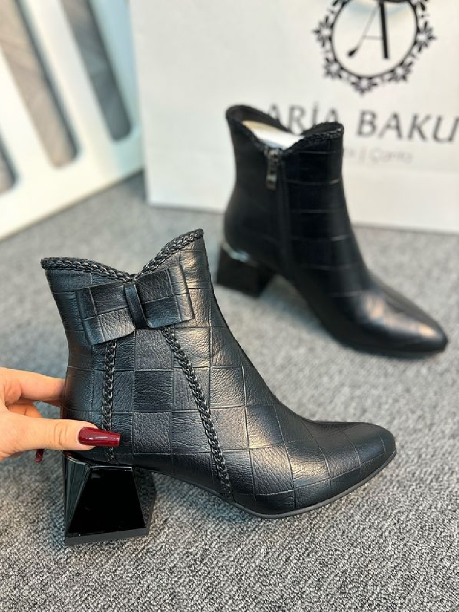 Elegant Bowknot Plaid Embossed Warm Leather Pointed Toe Chunky Heel Ankle Boots