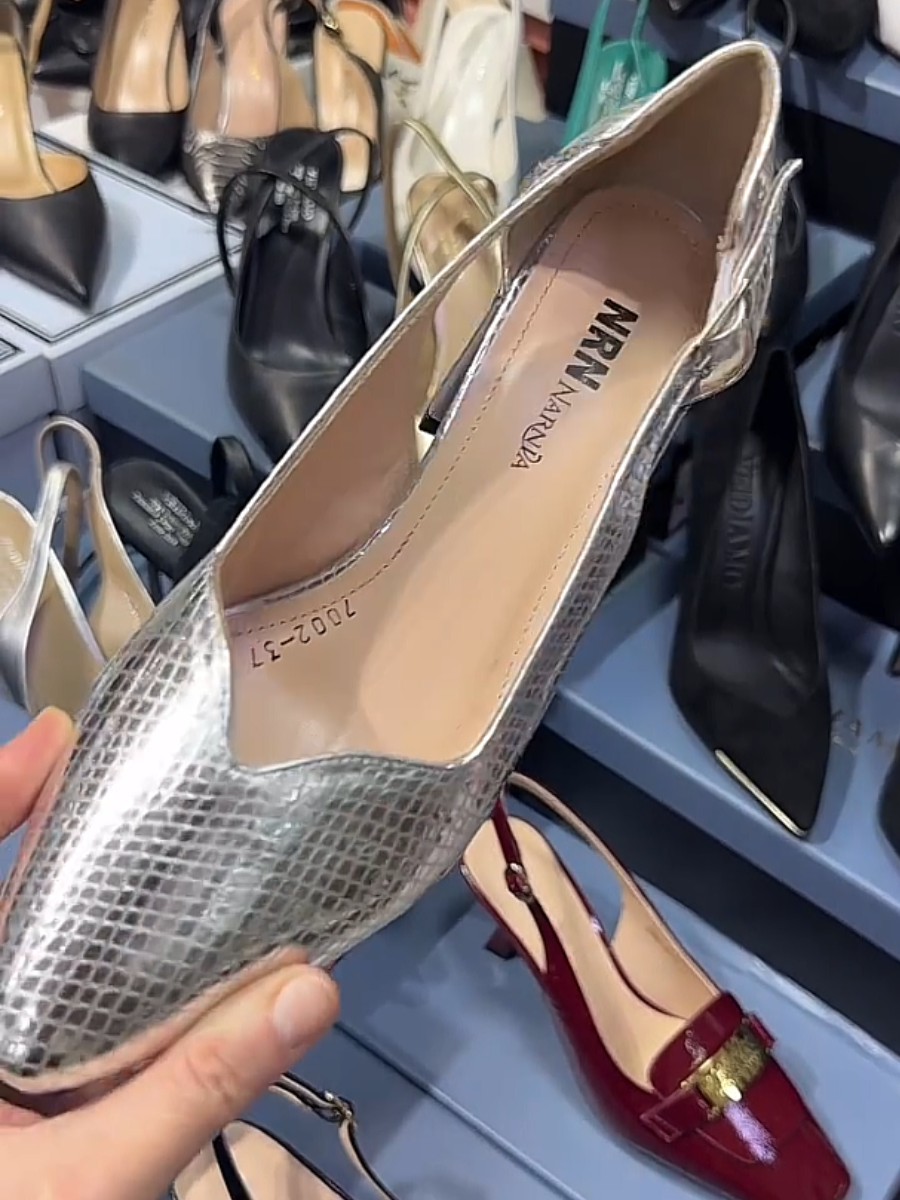 Stylish silver patent leather pointed toe thick heel casual shoes