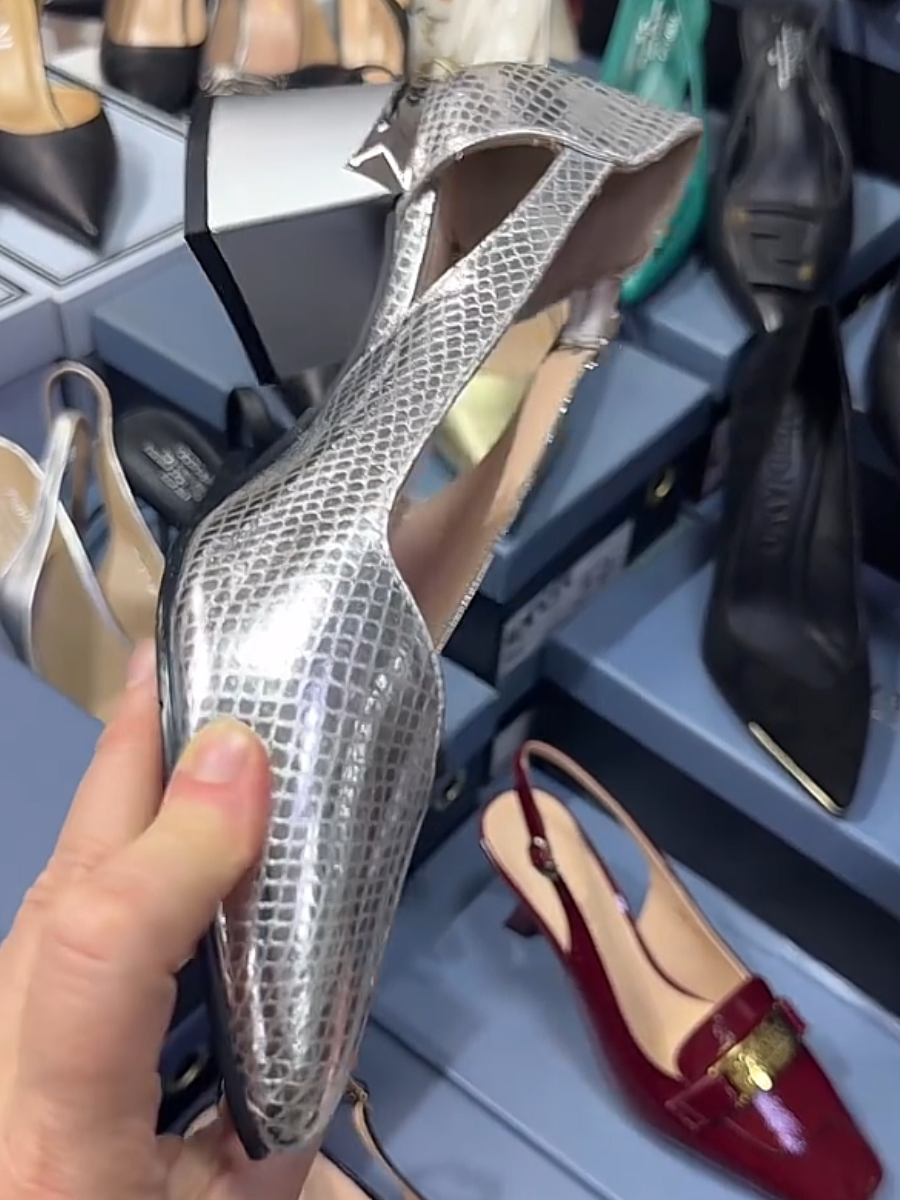 Stylish silver patent leather pointed toe thick heel casual shoes
