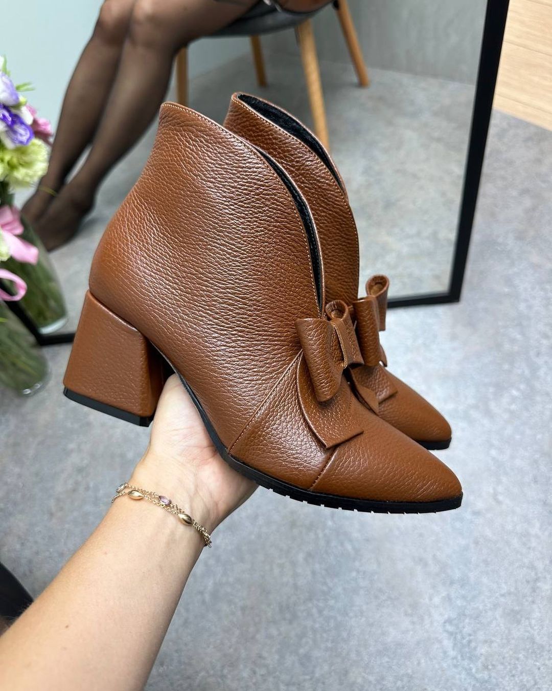 Elegant bow leather chunky heel pointed toe ankle boots
