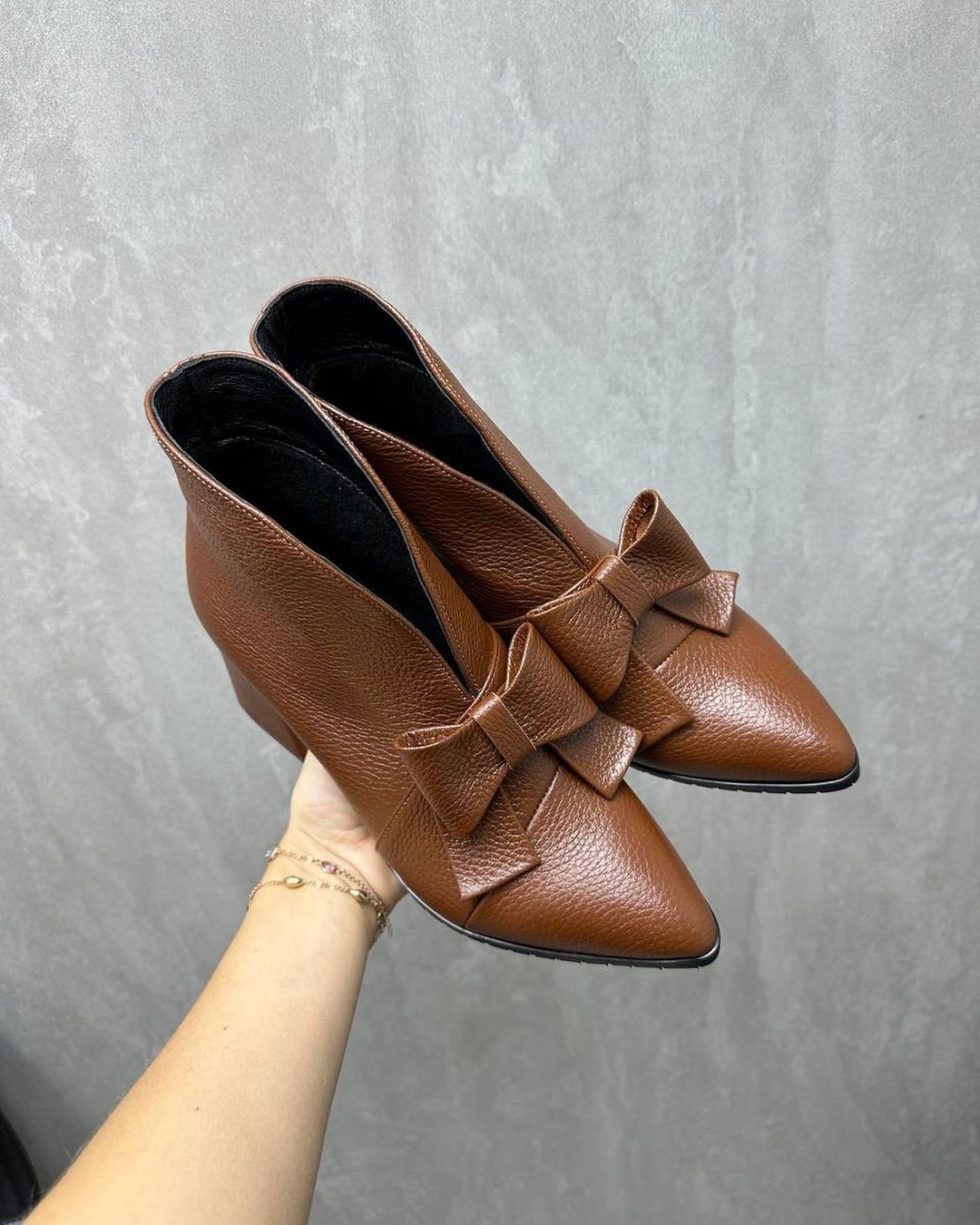 Elegant bow leather chunky heel pointed toe ankle boots