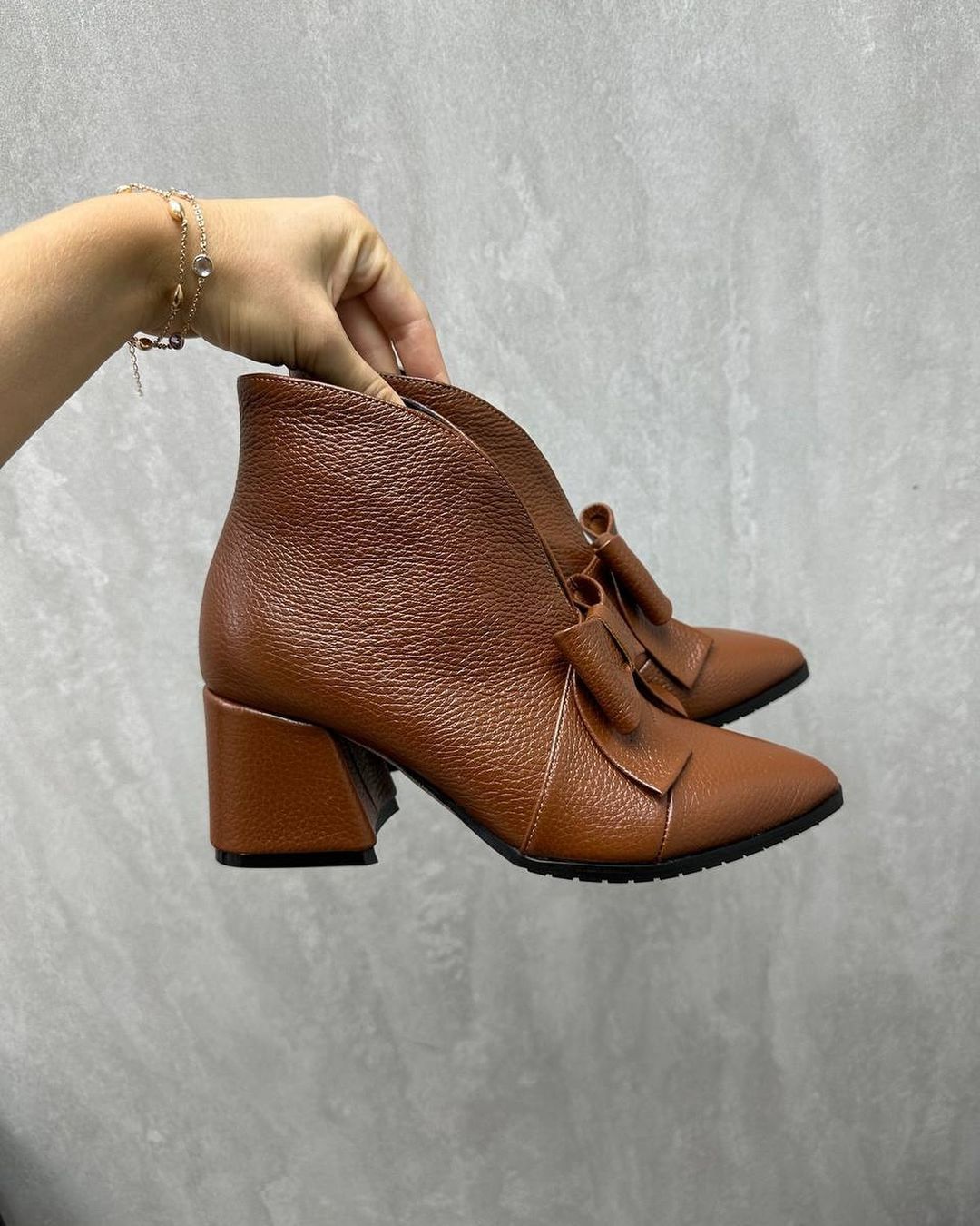 Elegant bow leather chunky heel pointed toe ankle boots