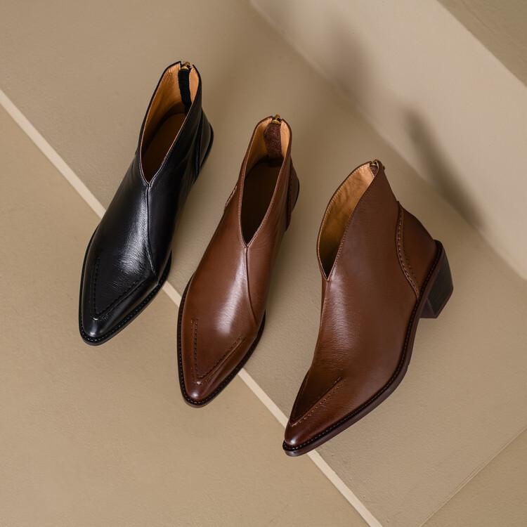 Retro leather pointed toe block heel boots