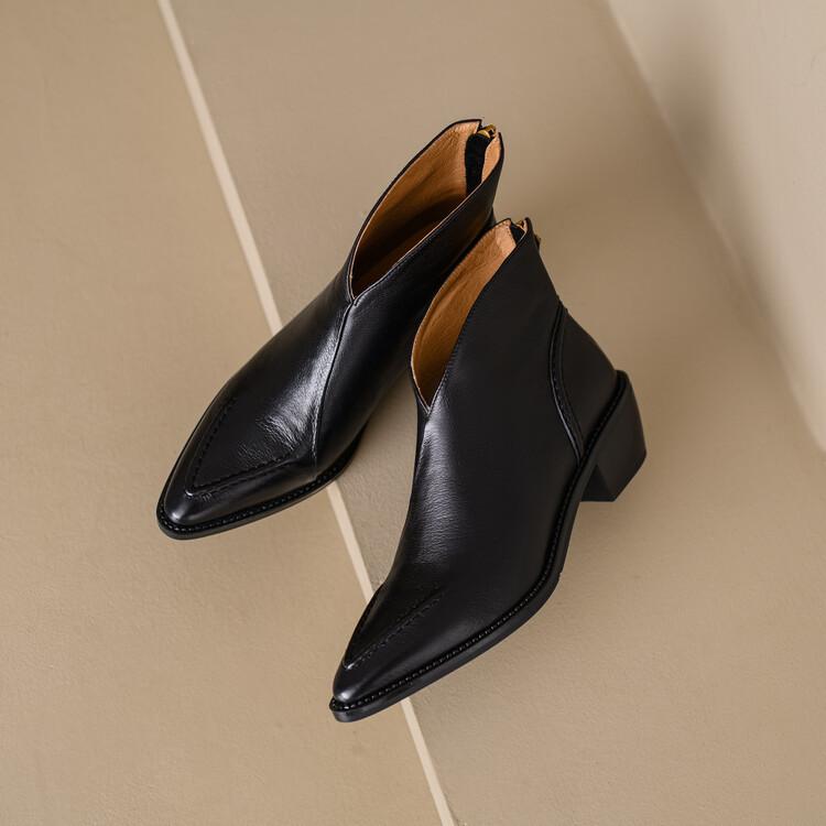 Retro leather pointed toe block heel boots
