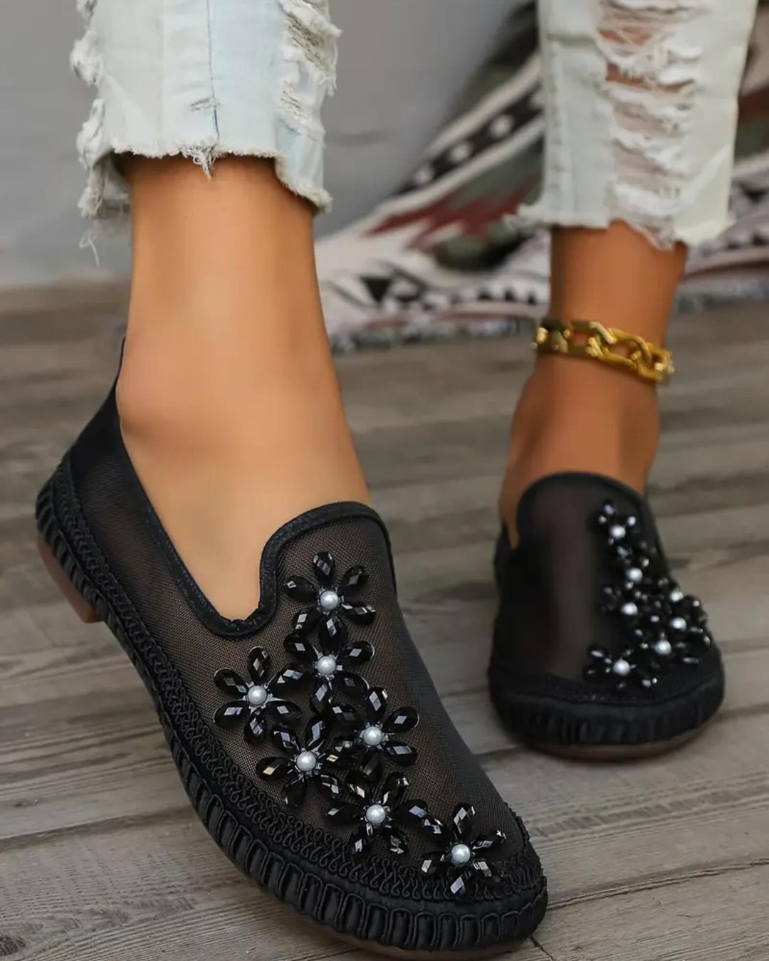 Stylish flower rhinestone casual breathable mesh slip-on shoes