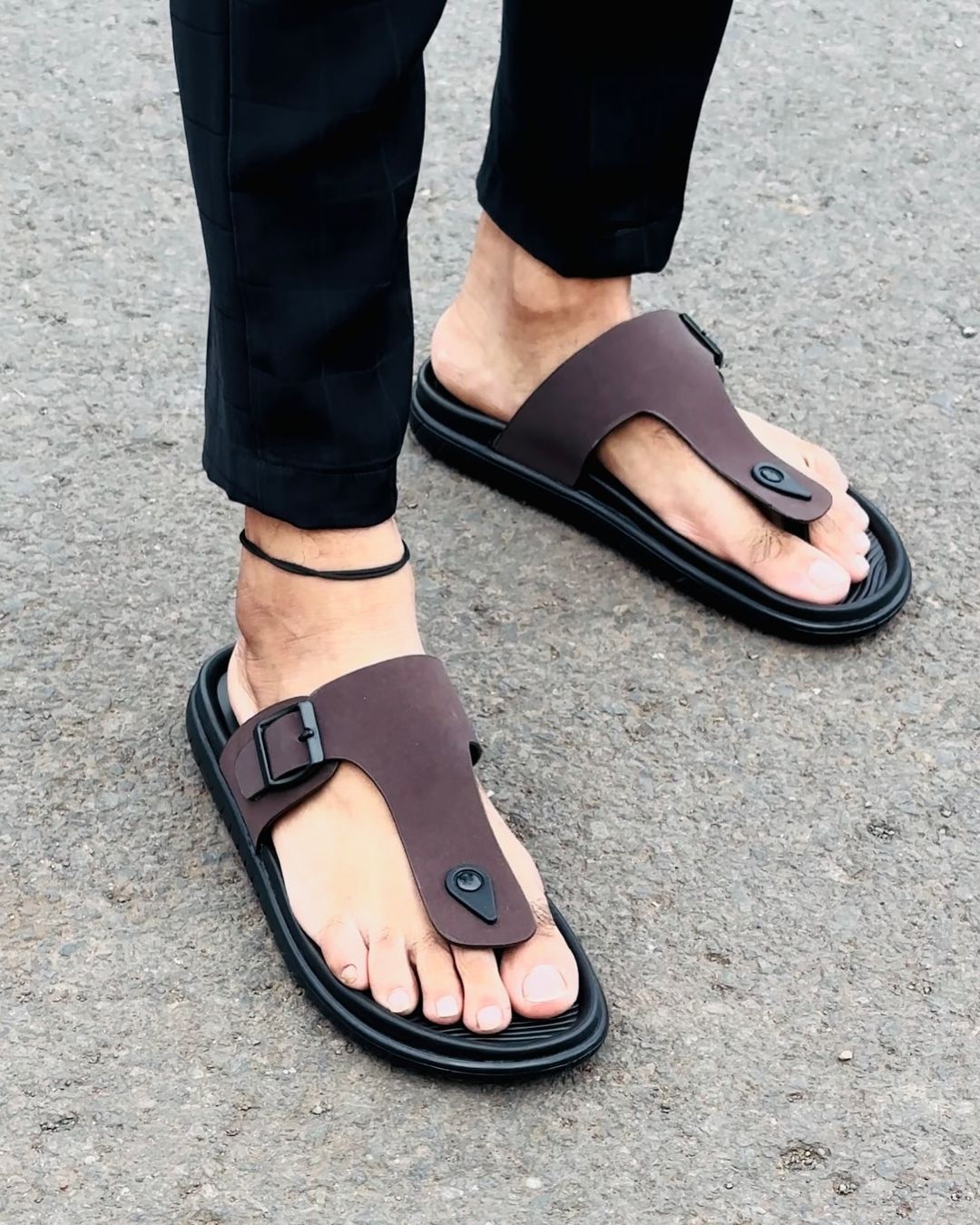 Stylish cowhide men's flip flops