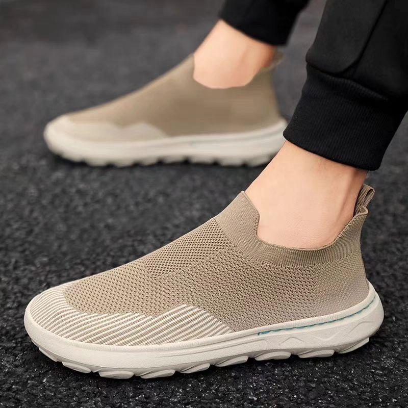 New breathable mesh soft sole lightweight shoes