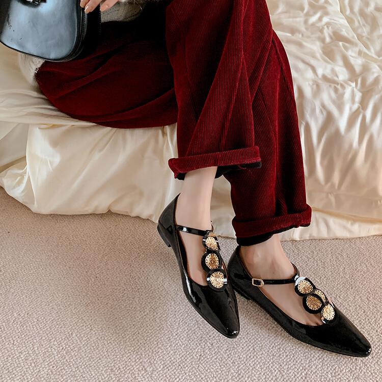 Stylish pearlescent floral pointed toe flat T-buckle leather shoes