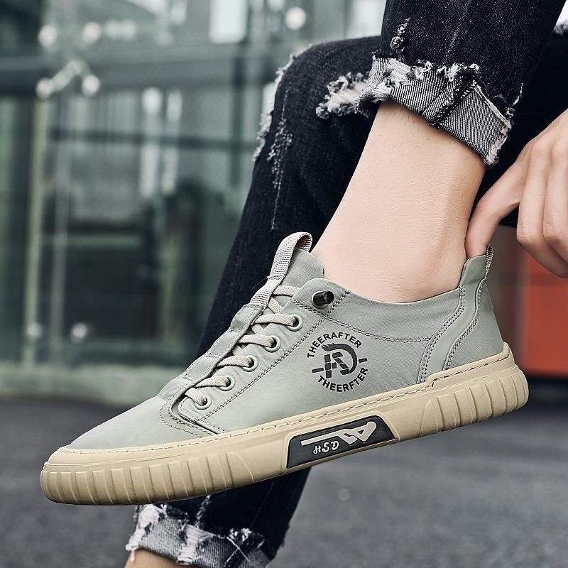 Trendy new breathable sports and leisure sneakers