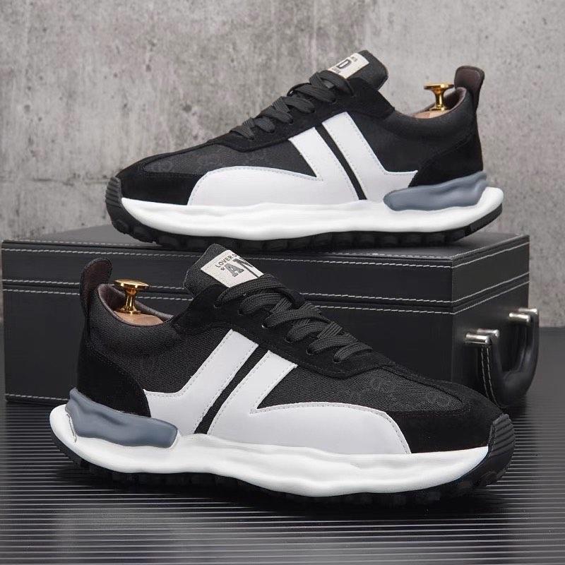 Versatile trendy breathable lightweight anti-odor soft-soled sneakers