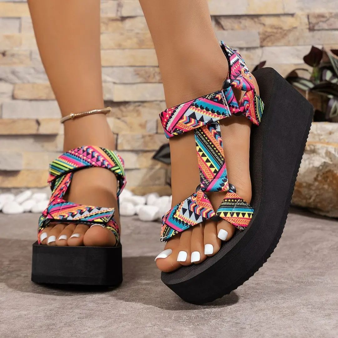 New thick-soled color-blocked Velcro beach sandals