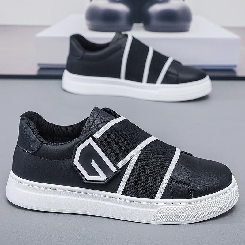 Trendy Velcro sneakers