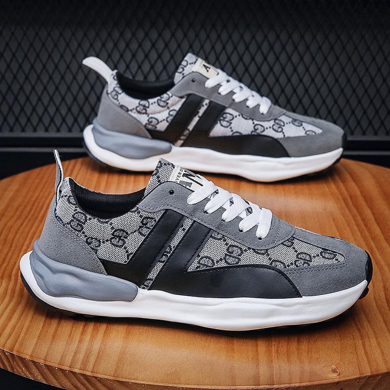 Versatile trendy breathable lightweight anti-odor soft-soled sneakers