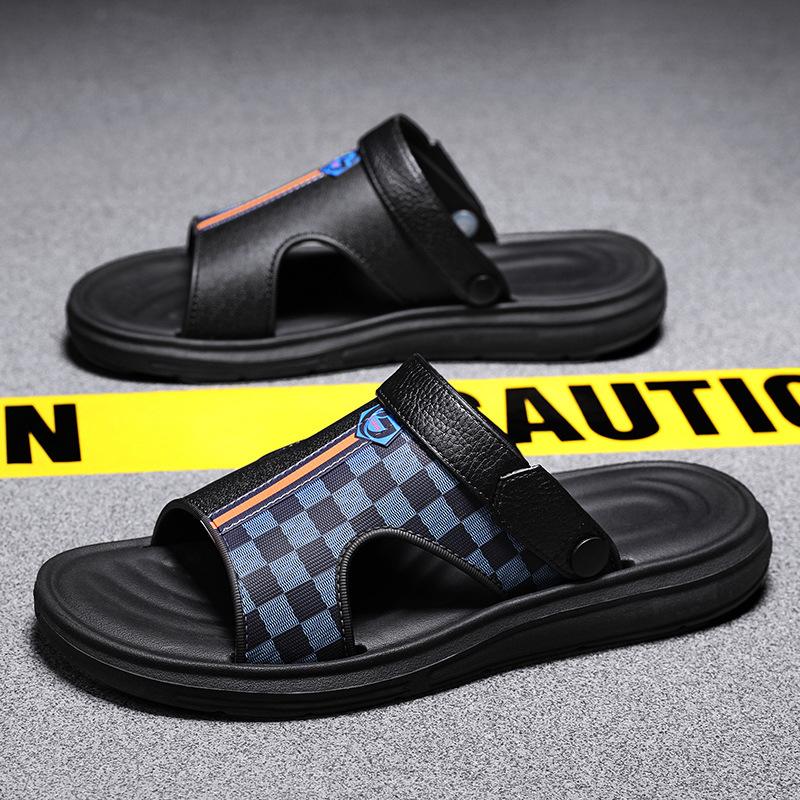 Trendy non-slip soft-soled men's beach slippers