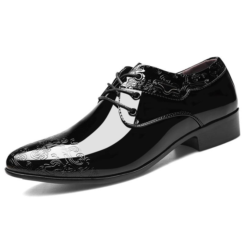 Stylish carved new shiny men's business formal leather shoes