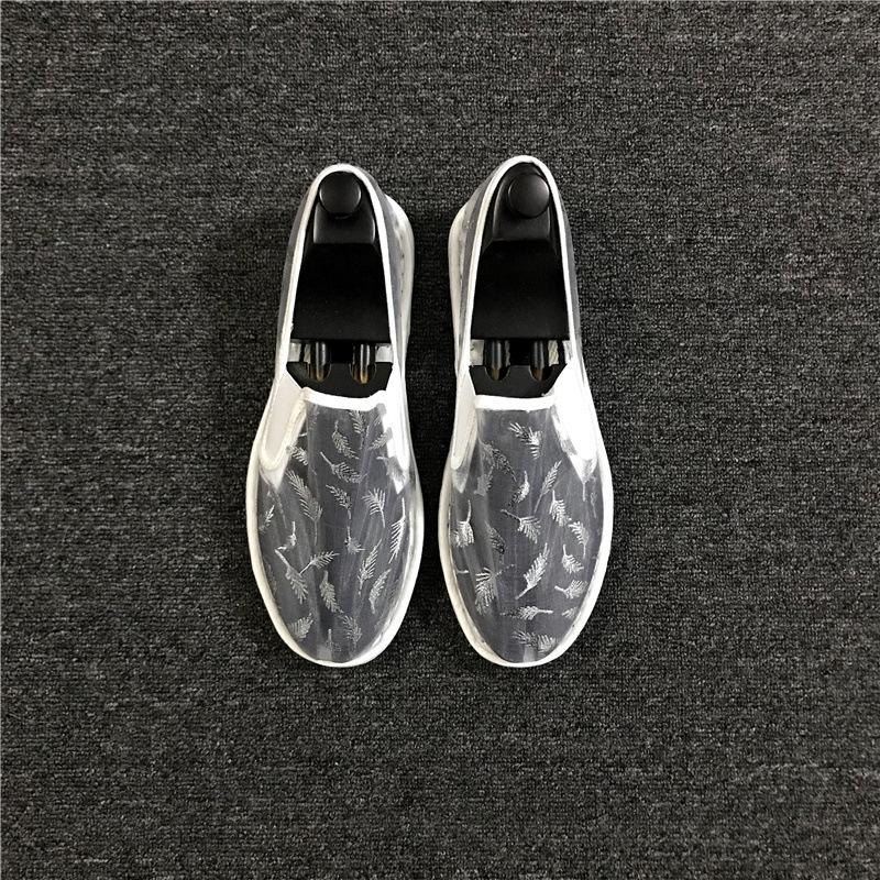 Stylish feather print breathable mesh slip-on soft sole shoes