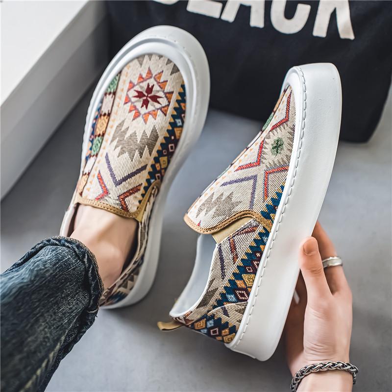 Trendy new ethnic print breathable flat casual sports canvas shoes