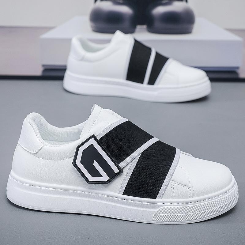 Trendy Velcro sneakers