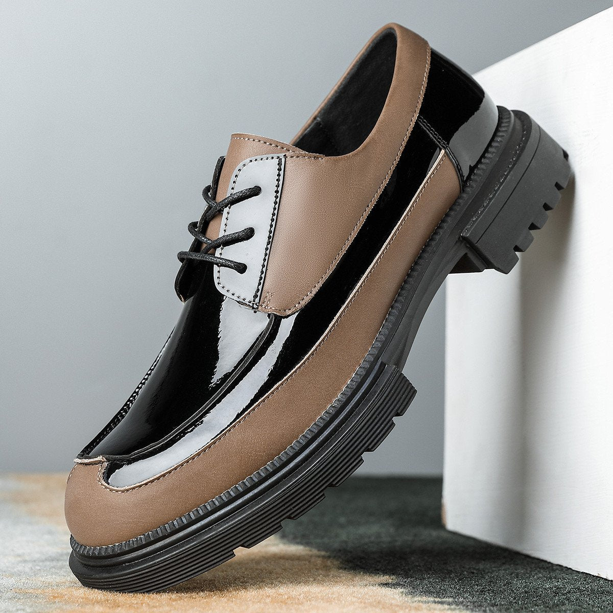 Stylish lace-up comfortable leather men's shoes