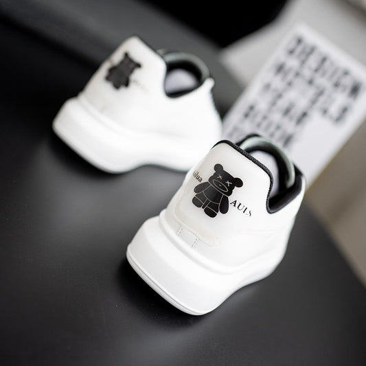 Trendy bear-print platform sneakers