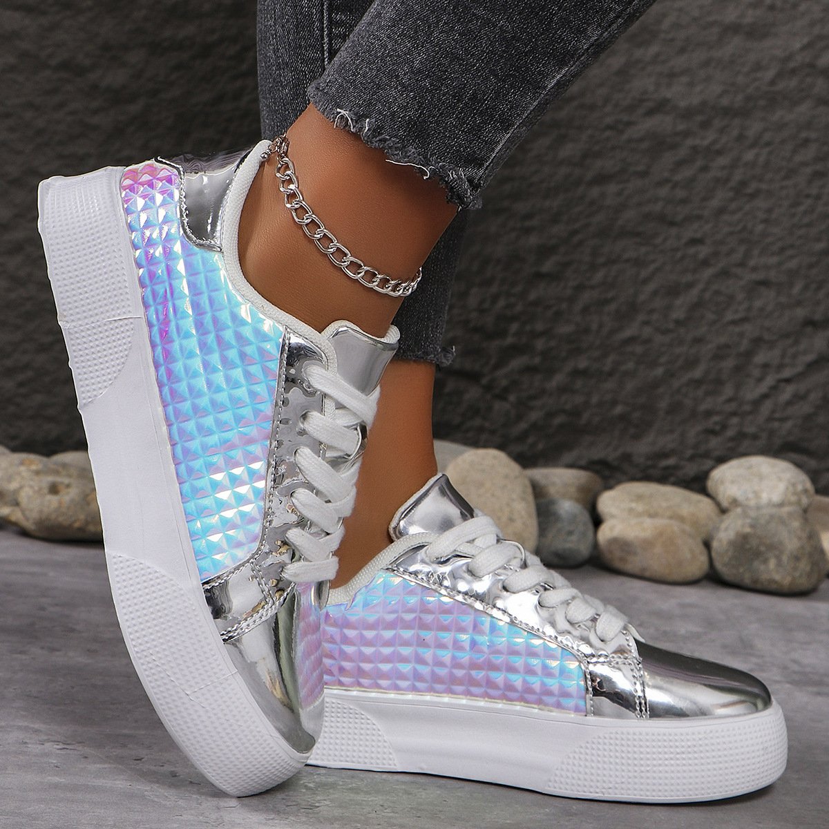 Stylish new glossy lace-up thick-soled sneakers