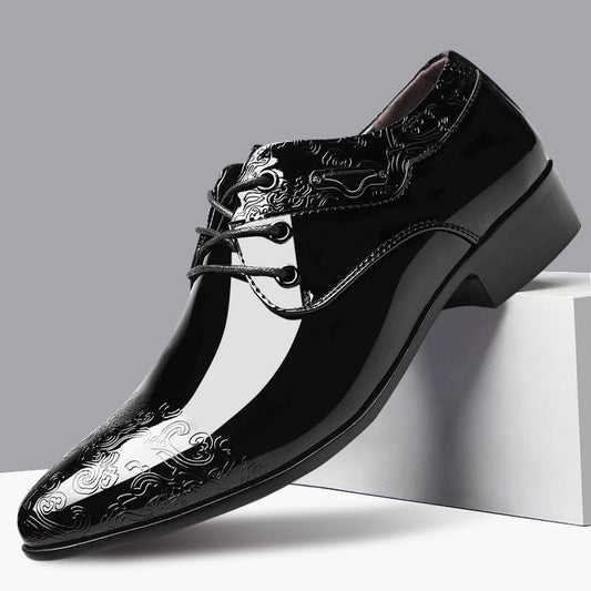 Stylish carved new shiny men's business formal leather shoes