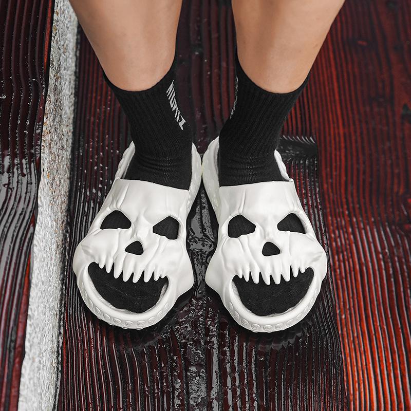 Trendy skull platform slippers