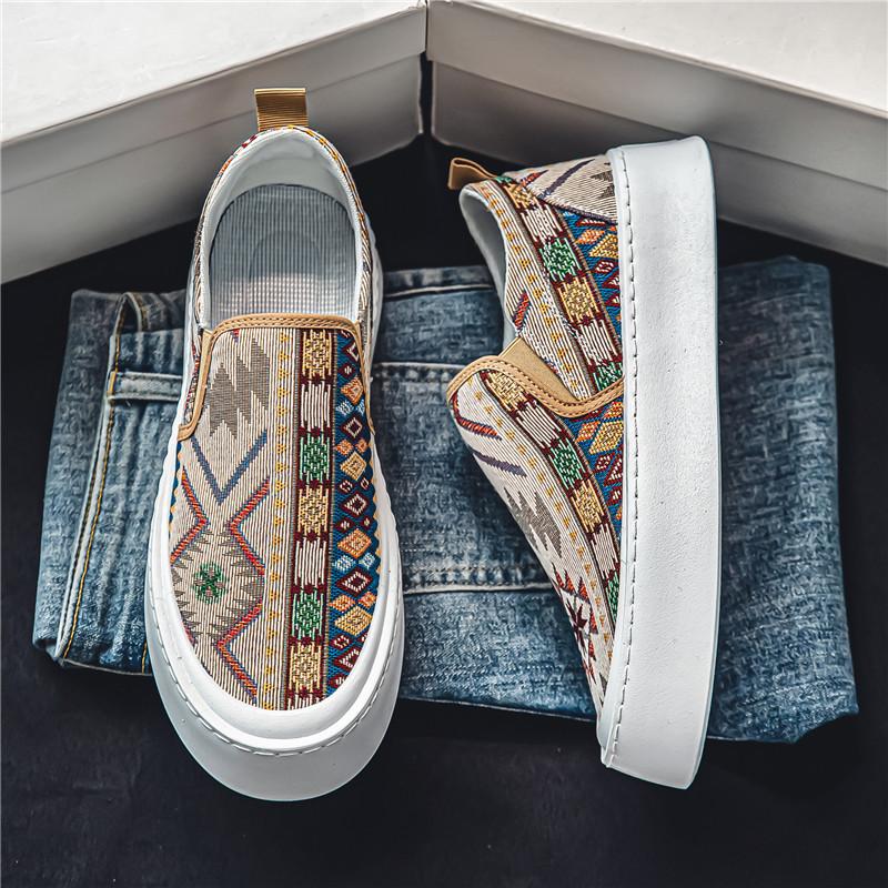 Trendy new ethnic print breathable flat casual sports canvas shoes