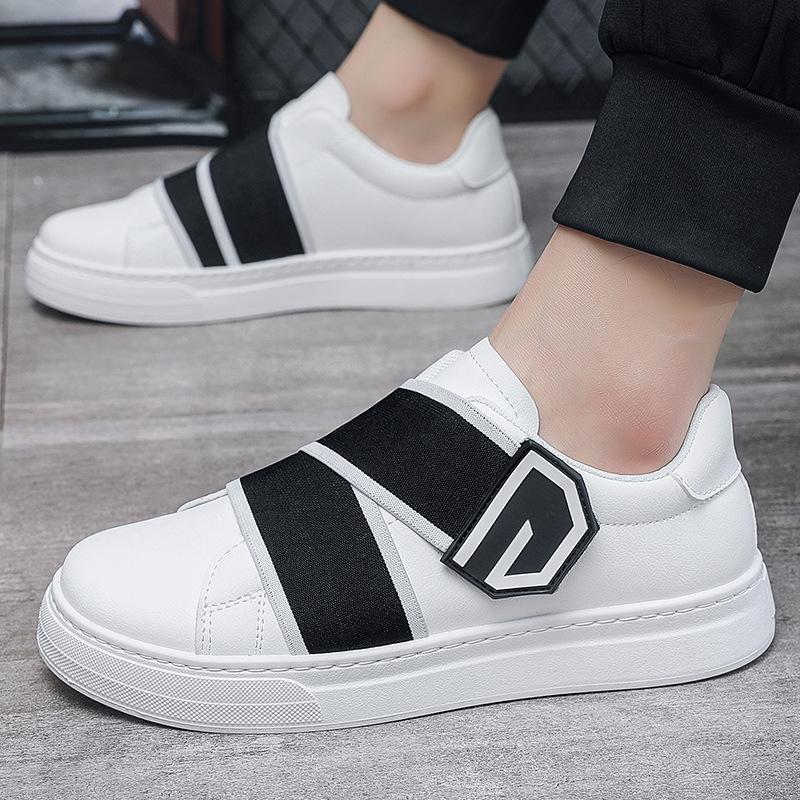 Trendy Velcro sneakers