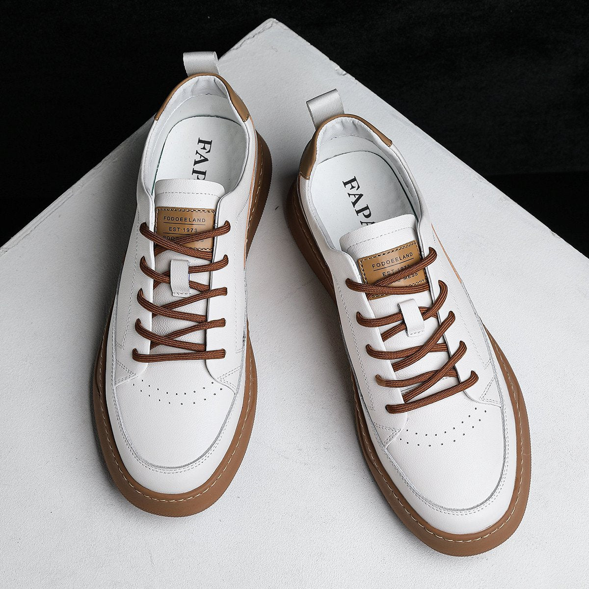 Trendy leather breathable men's casual sneakers