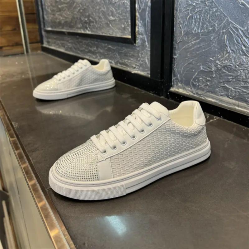 Trendy diamond men's casual sneakers