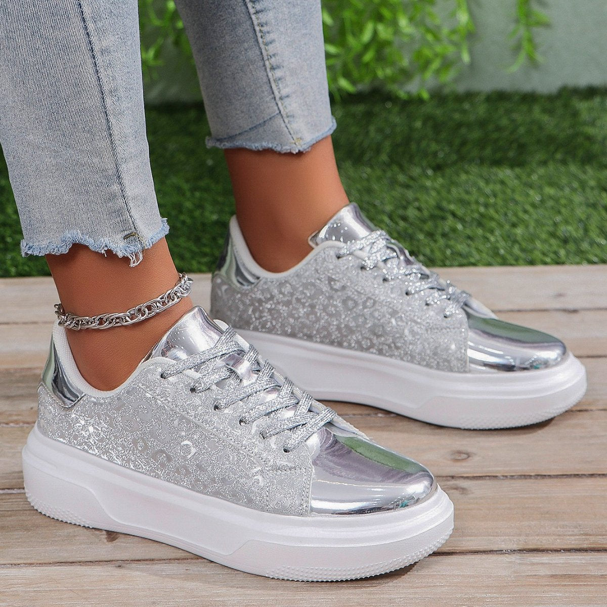 Stylish new glossy lace-up thick-soled sneakers