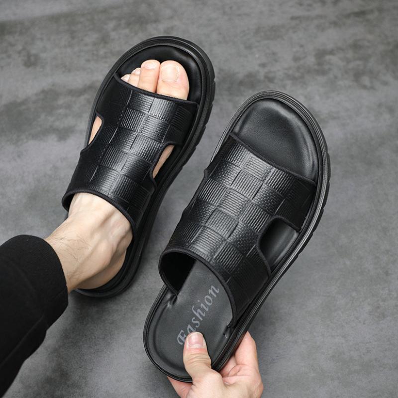 Stylish plaid men's leather casual slippers