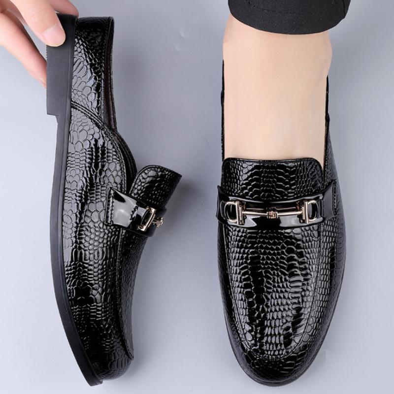 Trendy new crocodile pattern heelless genuine leather men's loafers