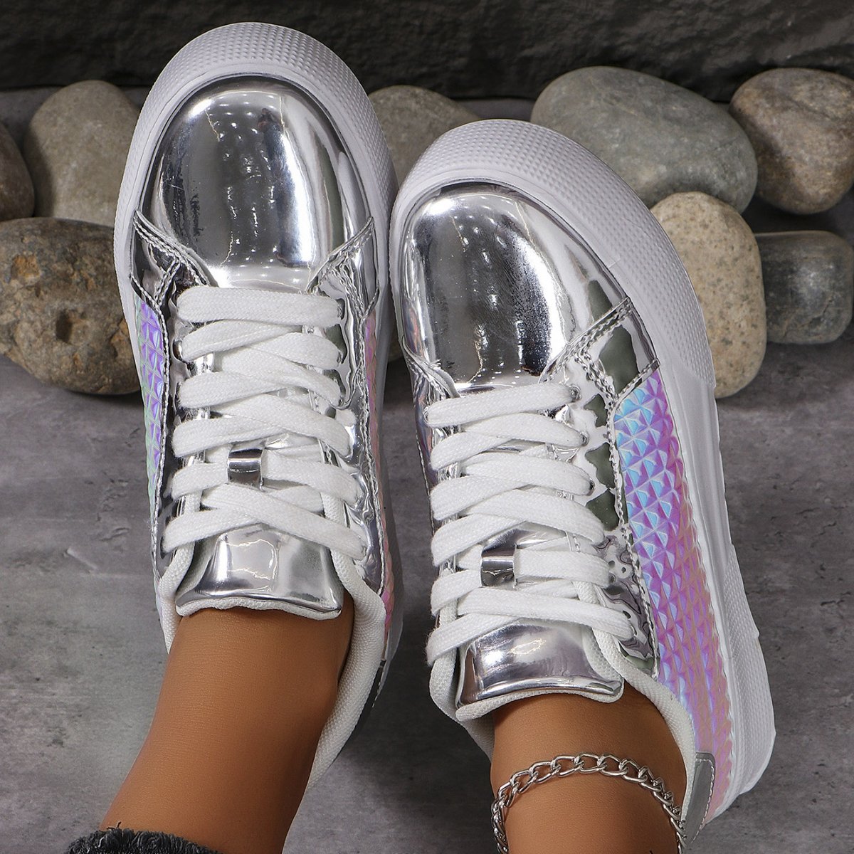 Stylish new glossy lace-up thick-soled sneakers