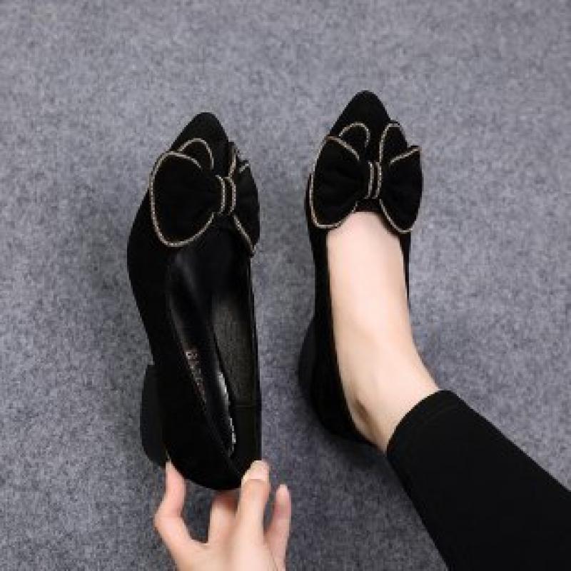 Women's leather matte soft-topped flats