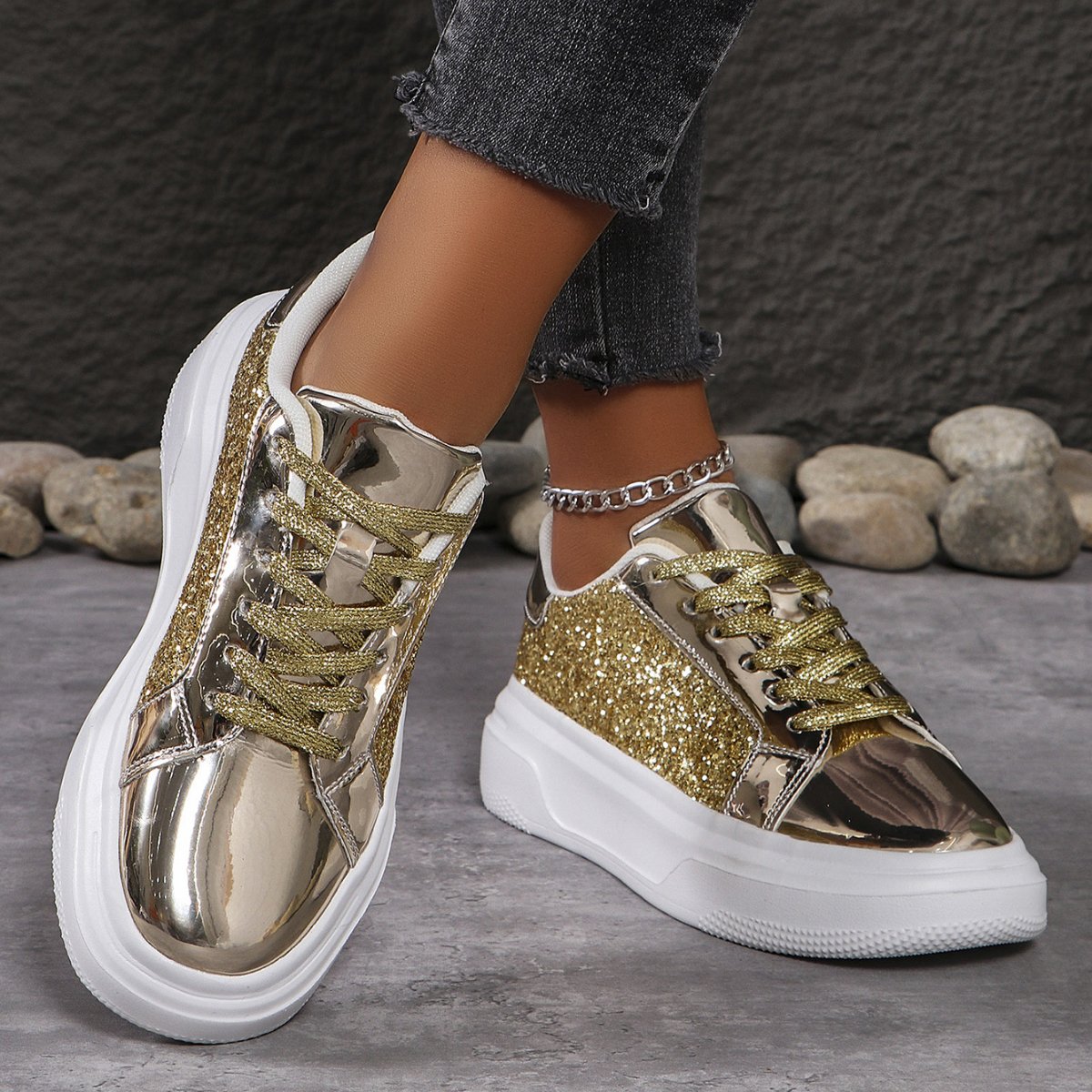 Stylish new glossy lace-up thick-soled sneakers