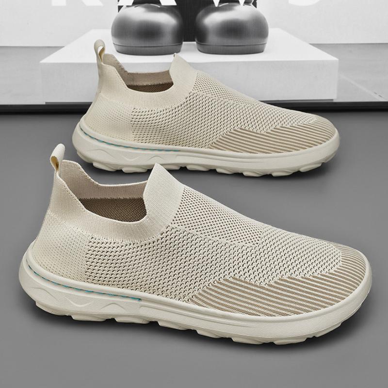 New breathable mesh soft sole lightweight shoes